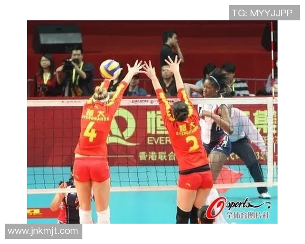 南京排球队与重庆排球队技术对抗赛后分析与总结